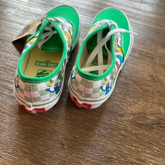 NWT Vans Sesame Street Kids Sneakers Shoes size 1.5 - Picture 5 of 8